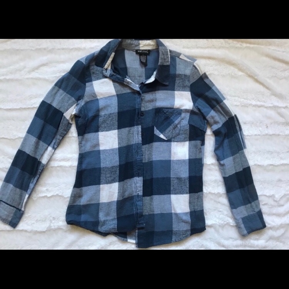 SOLD Wet Seal Flannel - Fits like a Small